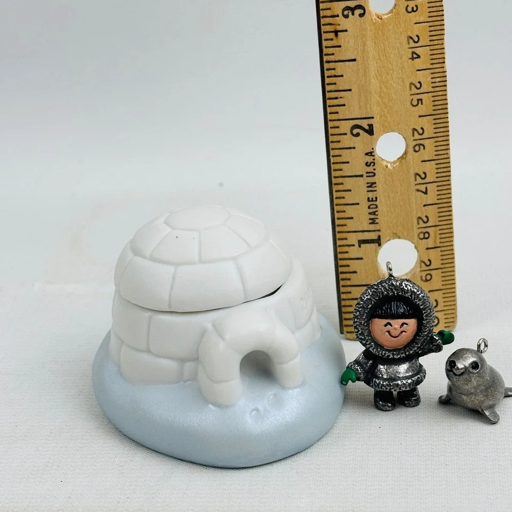 Hallmark Frosty Friends Ornament‎ Set Pewter Miniatures Porcelain Igloo Display